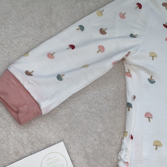 NWT Milkberry Mushrooms 6-9M Ruffle Footie & Headband Set White and Pink Bamboo - Picture 4 of 10